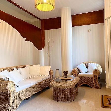 Il Villino B&B - Napoli/Pompei/Sorrento/Costiera Brusciano Luaran gambar